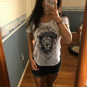 Lion tee